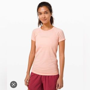 Lululemon Swiftly Tech Short Sleeve Shirt 2.0, Ballet Slipper/White, Size 12